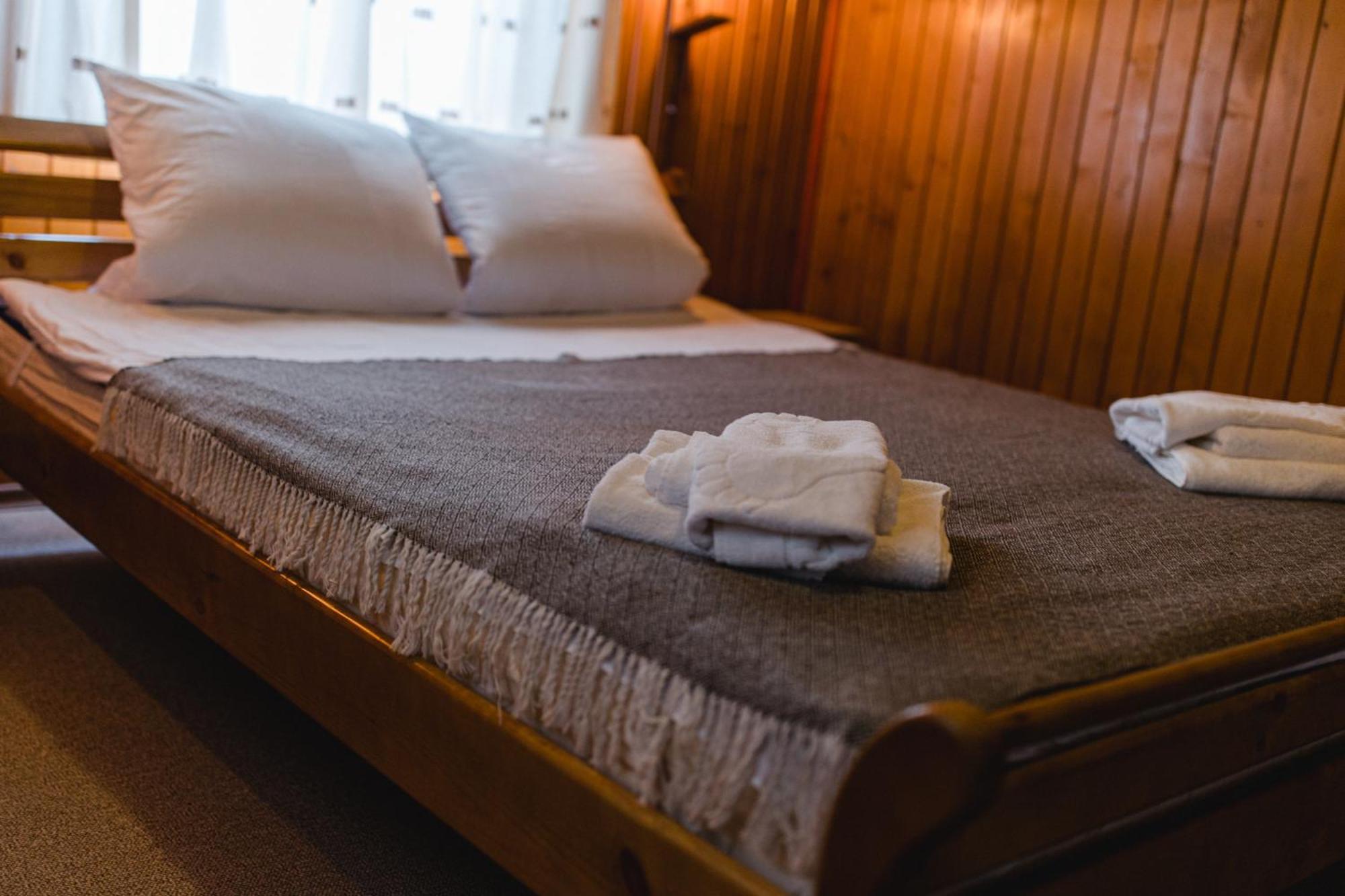 Kolyba Opryshkiv Hotel Nizhneye Selishche Kamer foto