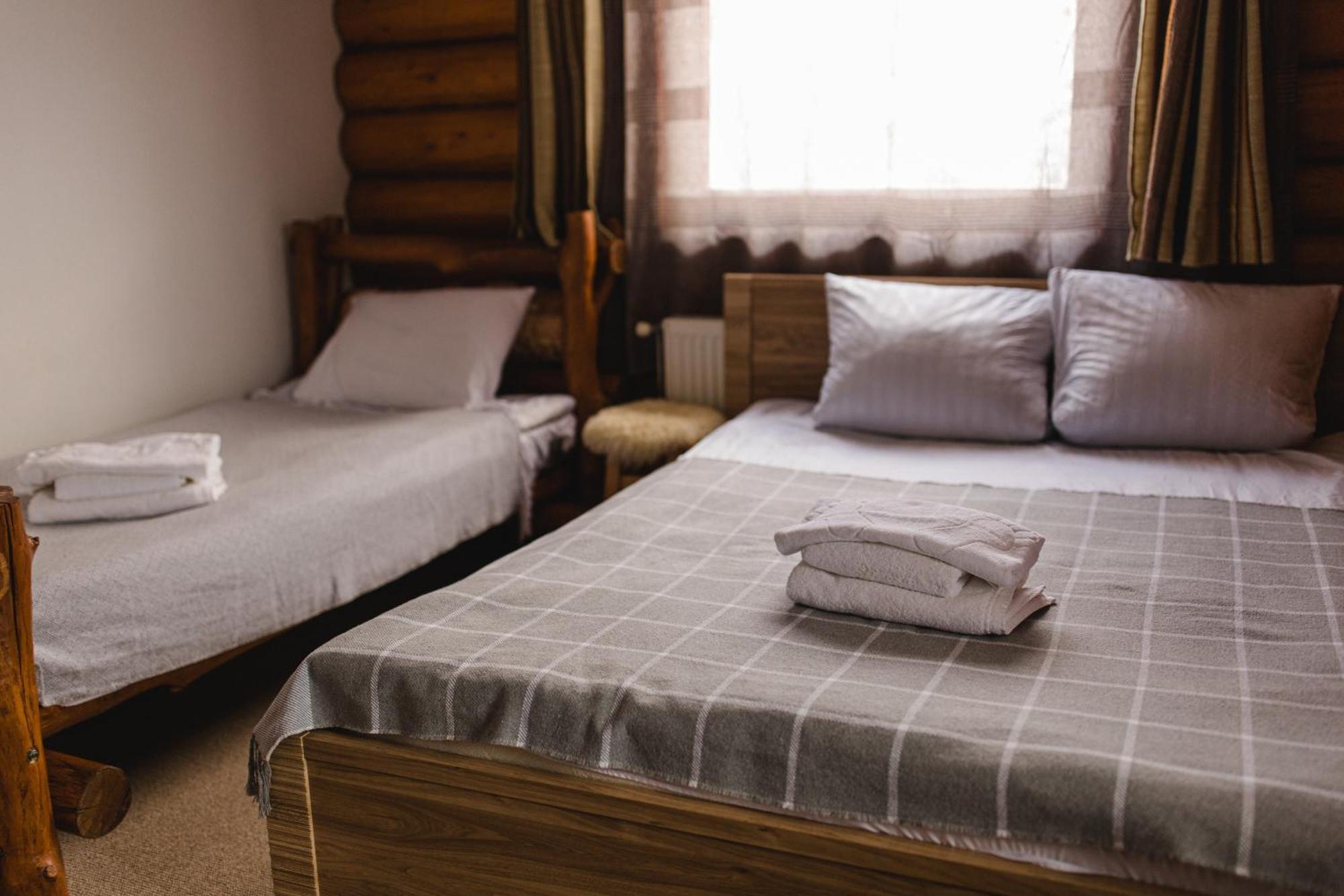 Kolyba Opryshkiv Hotel Nizhneye Selishche Kamer foto